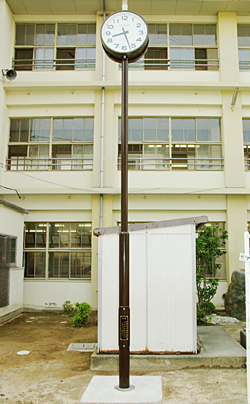 ポール時計(波止浜小学校)