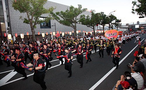 今治市民に親しまれ踊り継がれている夜の部『木山・お祭り音頭』